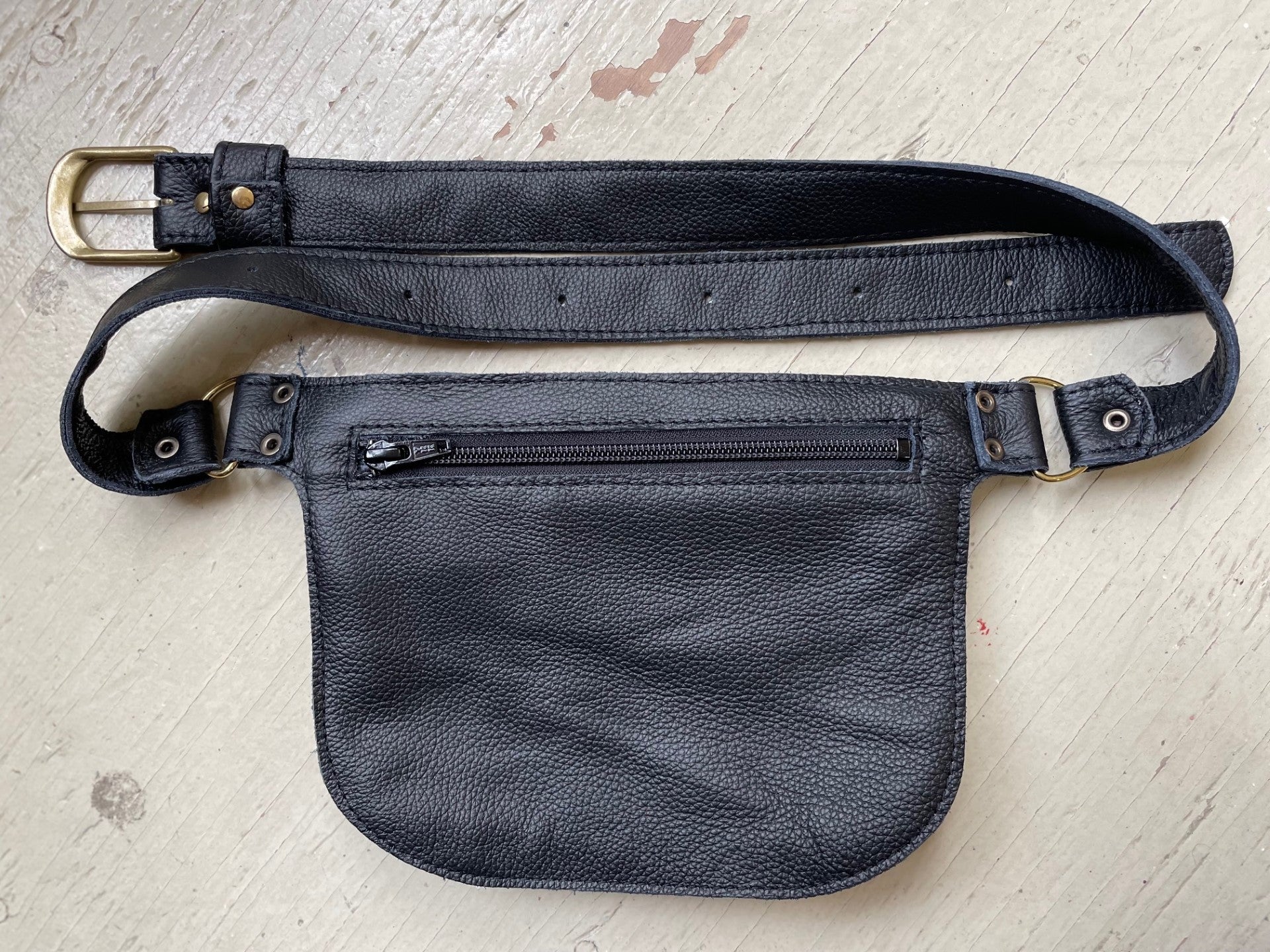Ceinture pochette Amaru ivoire ou crème en cuir recyclé