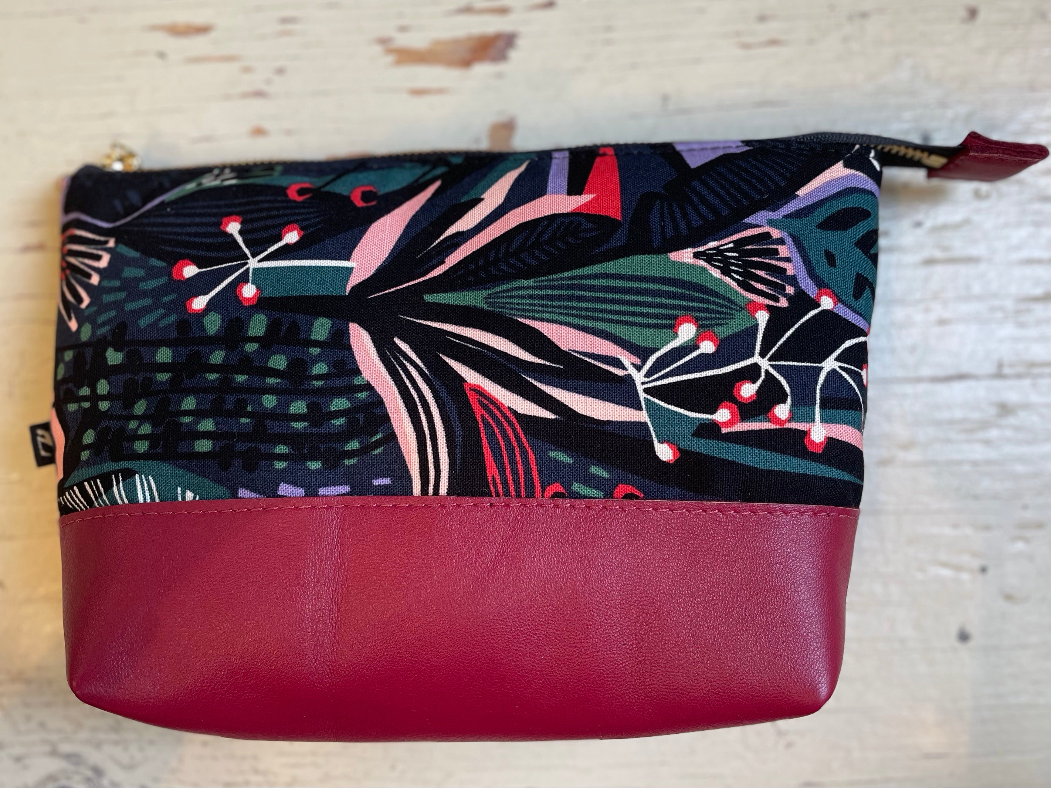 La Trousse - Retailles de tissu et cuir recyclé / dark jungle- KAZAK