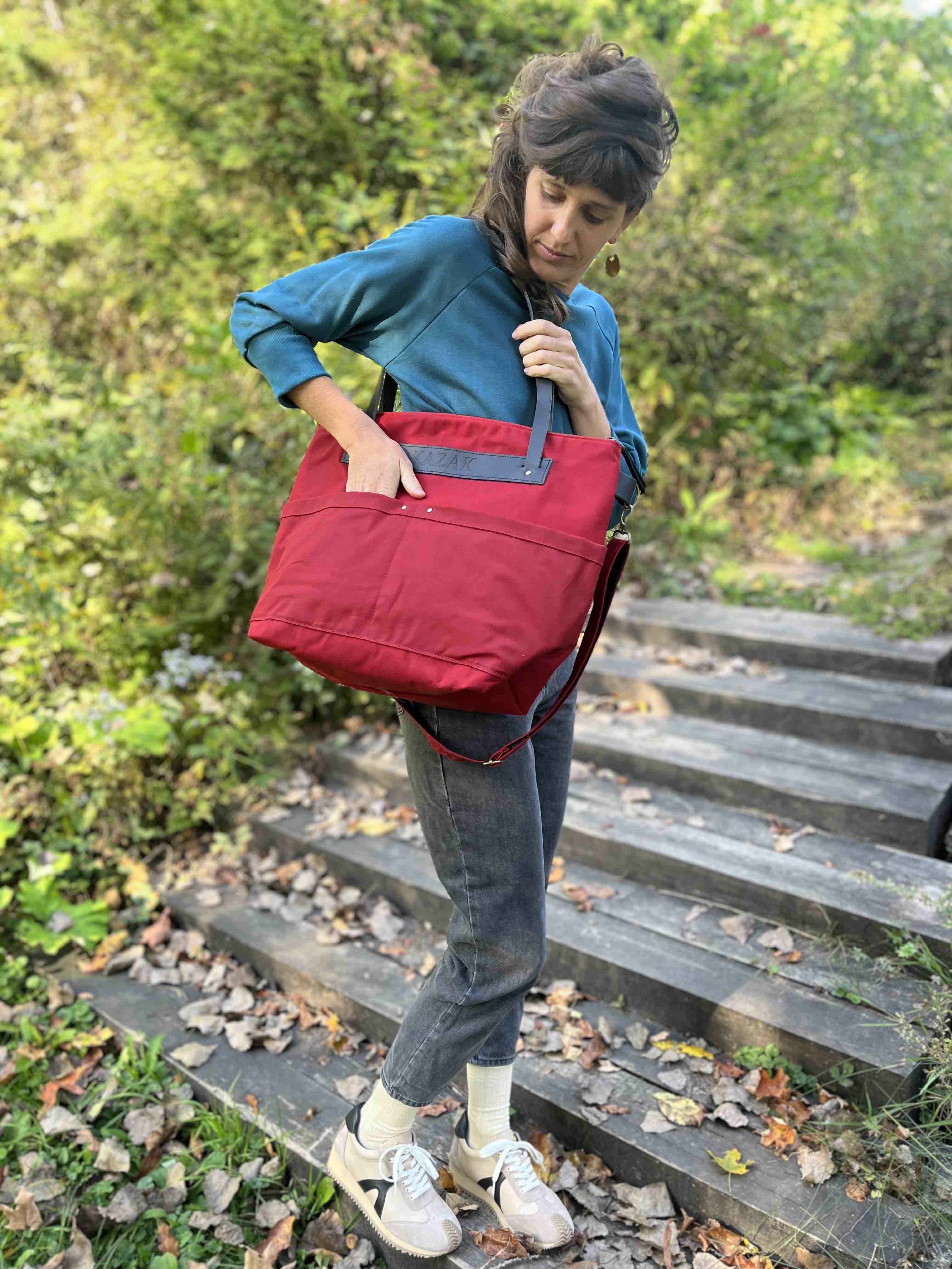 Grand tote bag Cavalcade - Canevas ciré Rouge - mélange cuir recyclé et tannage végétal