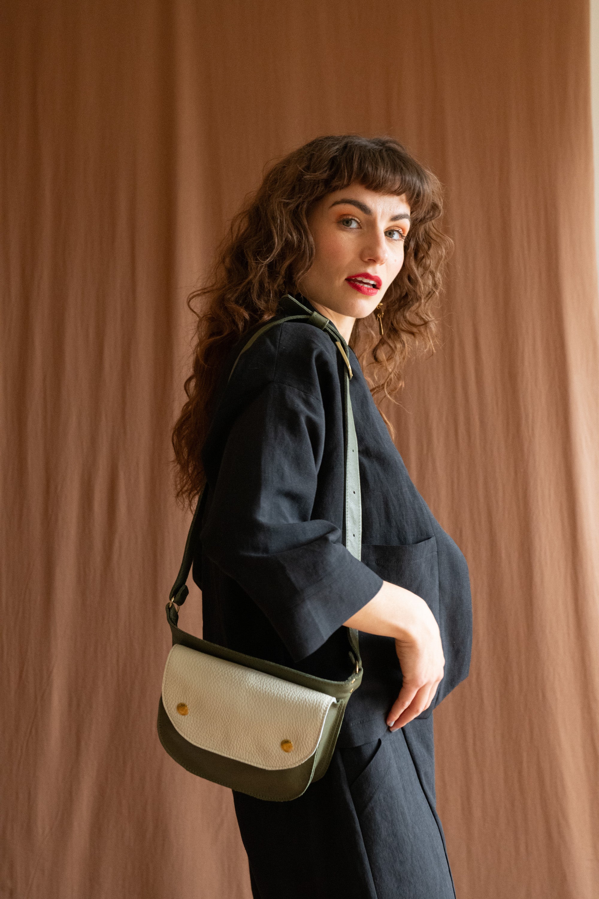 Ceinture pochette Amaru Crème & Olive en cuir recyclé -