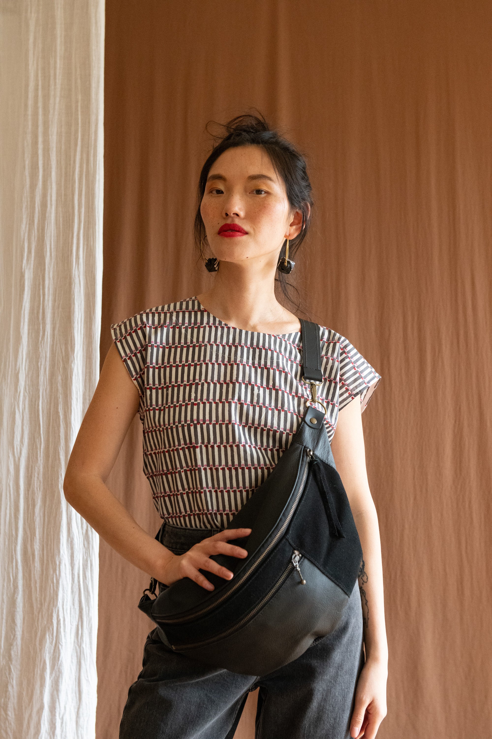 Sac Pinacle banane / bandoulière cuir et suède noir