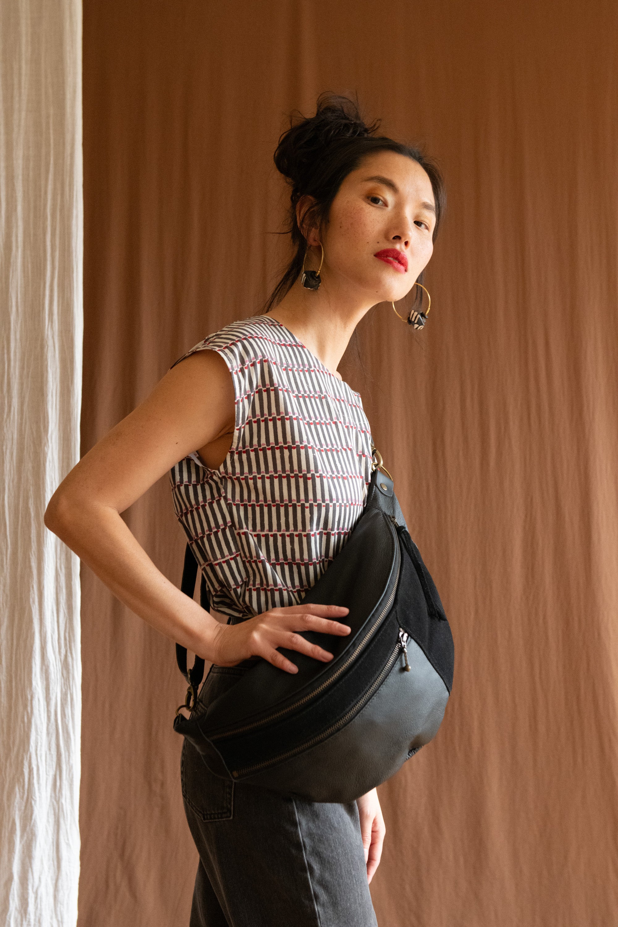 Sac Pinacle banane / bandoulière cuir et suède noir