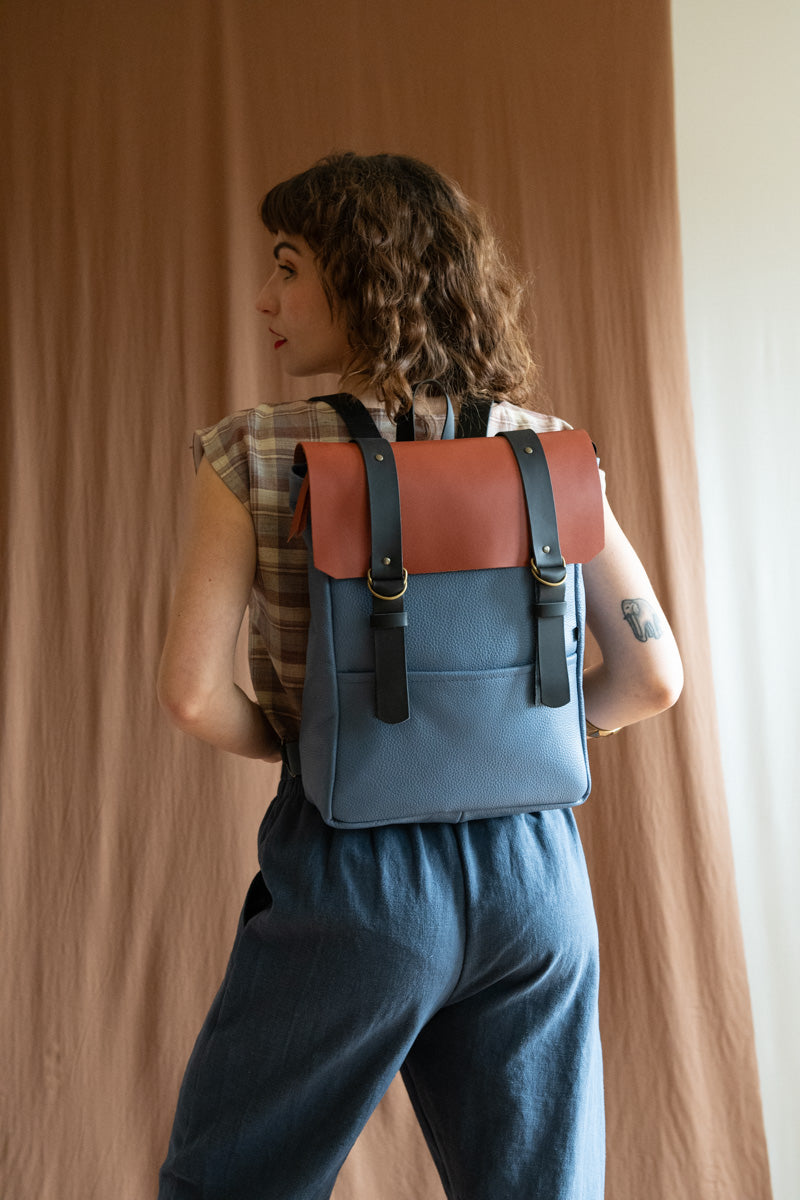 Sac à dos Stoneridge - Bleu lavande & Rouille - cuir tannage végétal -