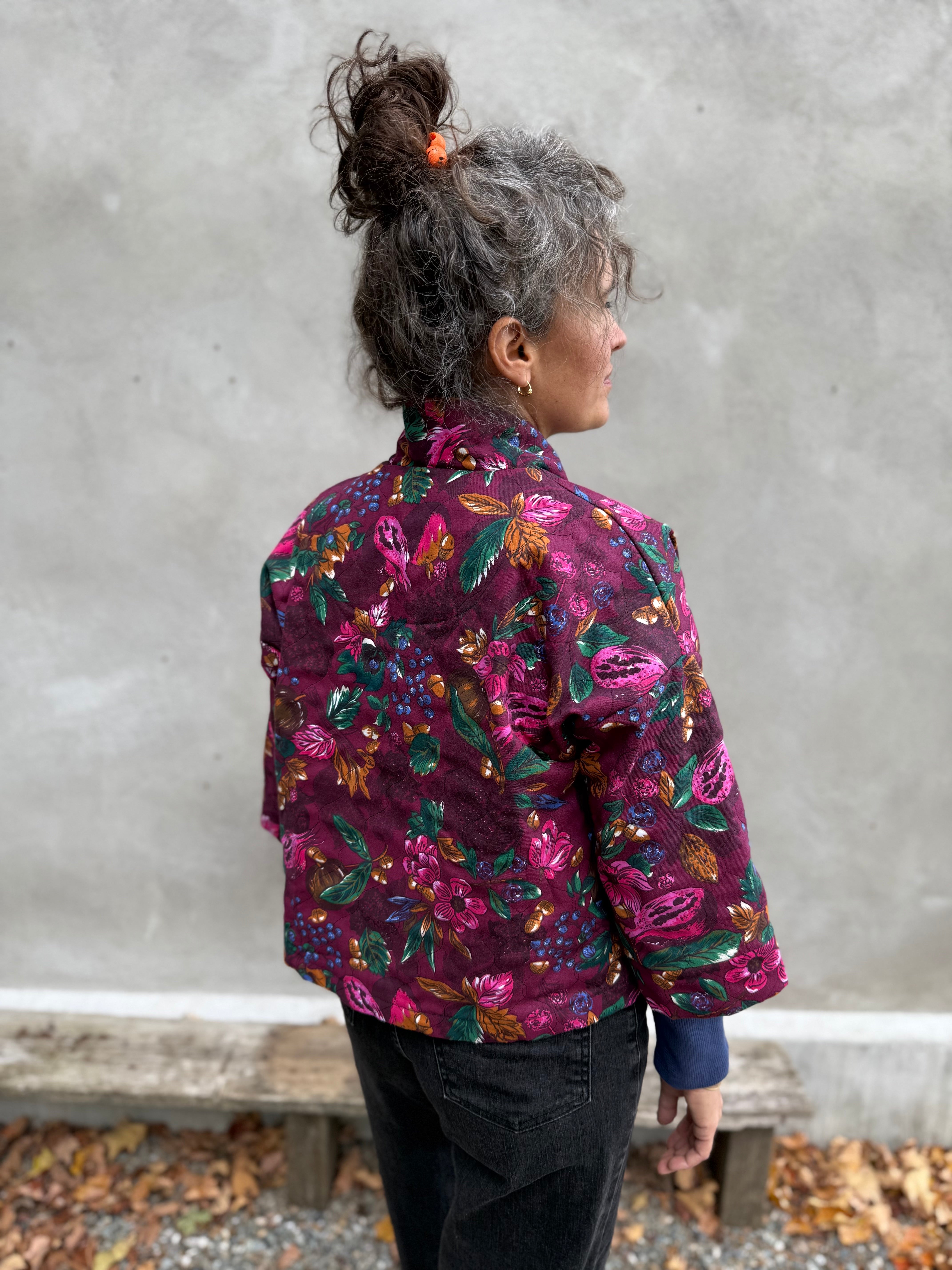 Veste Magnolia- Fleurs bordeaux -matelassée