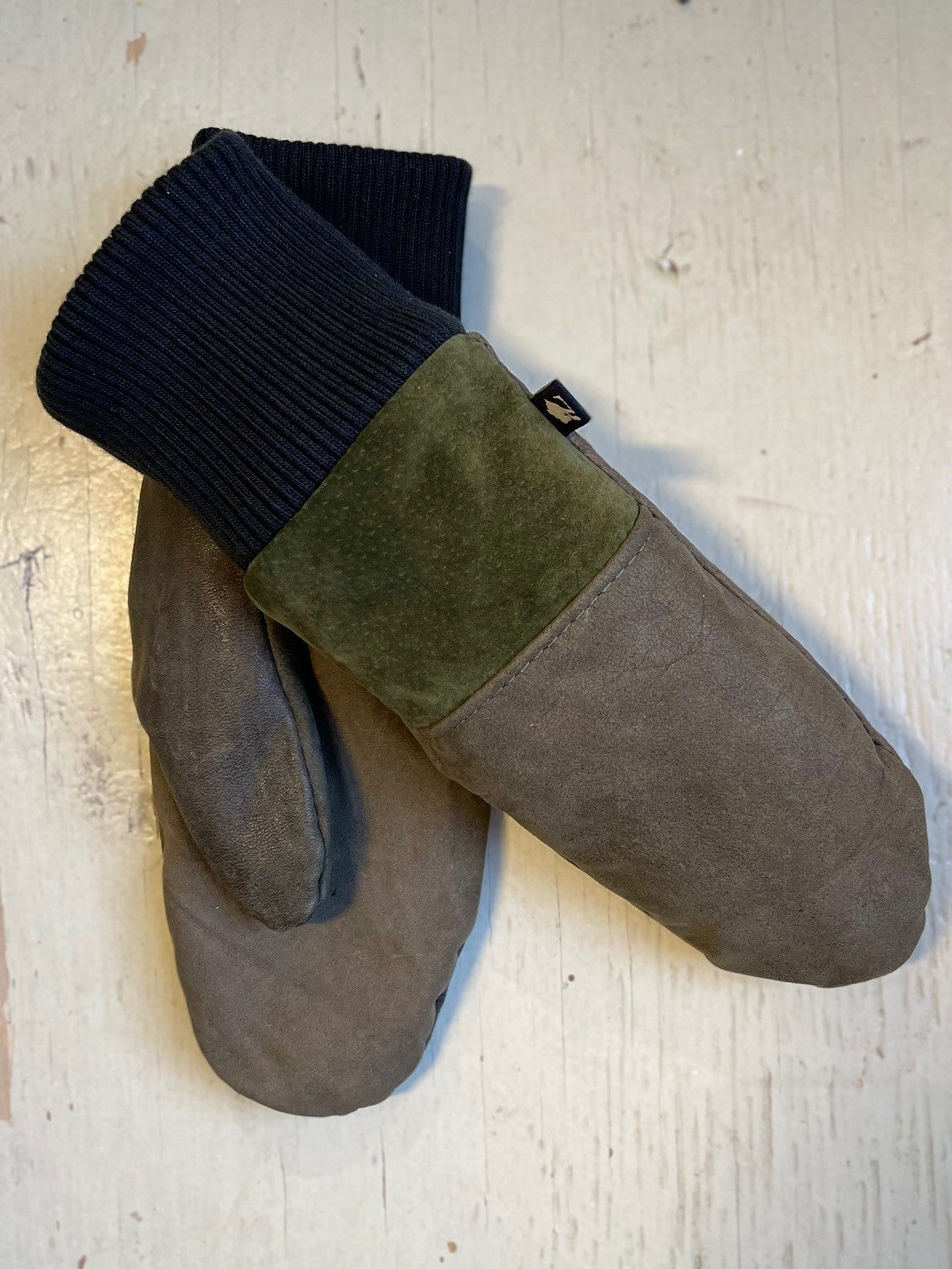 Mitaines Lhasa Olive nubuck / nubuck et suède recyclé - KAZAK