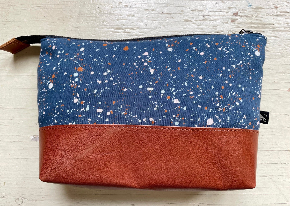 La Trousse - Retailles de tissu et cuir recyclé / Peinture - KAZAK