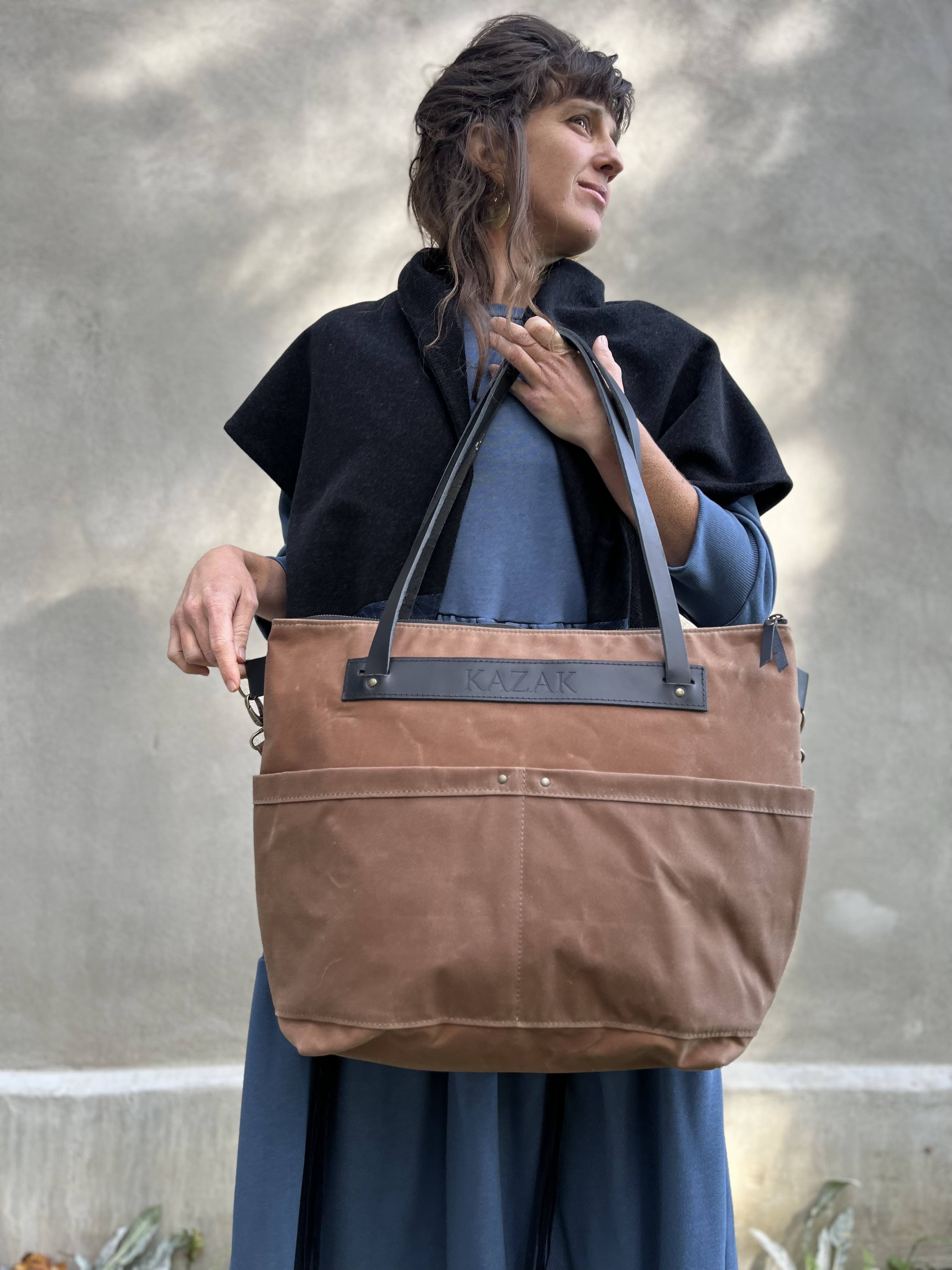 Grand tote bag Cavalcade - Canevas ciré Sepia - mélange cuir recyclé et tannage végétal - KAZAK -