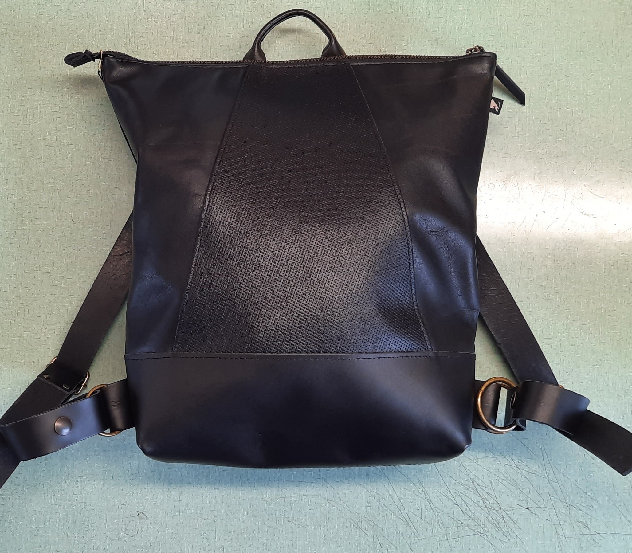 Sac à dos Hobart pour portable - Cuir Tressé - mélange cuir recyclé et tannage végétal - KAZAK