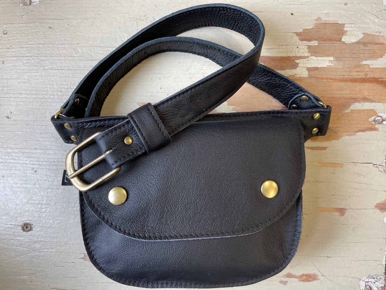 Ceinture pochette Amaru noire en cuir recyclé - KAZAK