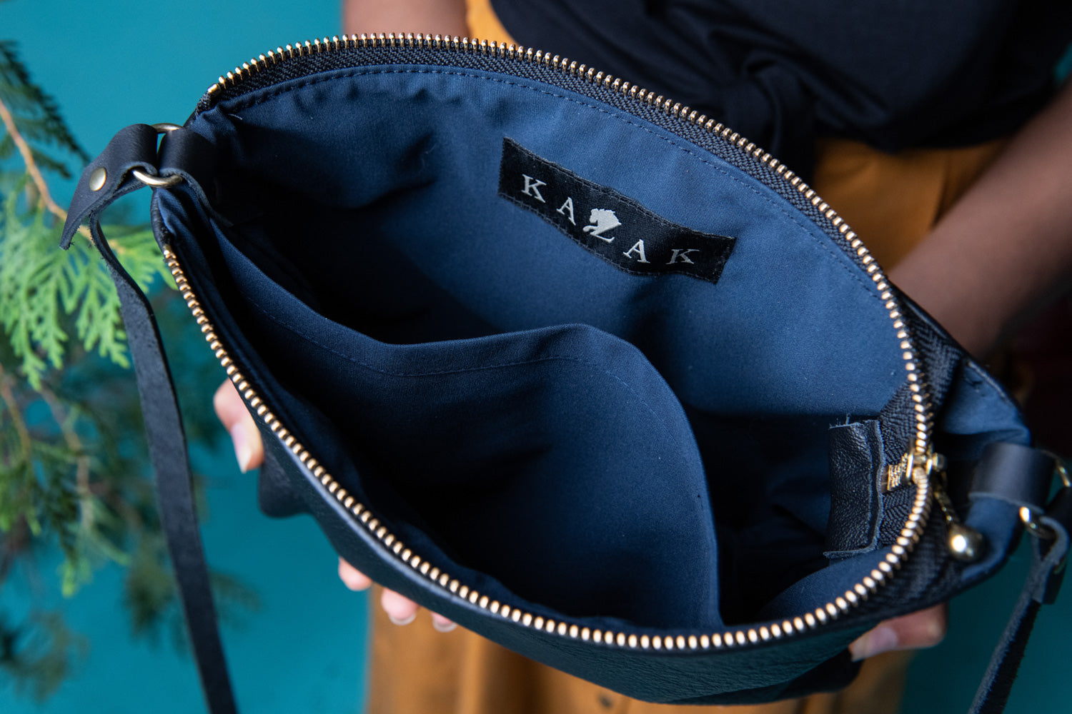 Sac Woodstock - Noir Motif- Mélange cuir recyclé et tannage végétal - KAZAK