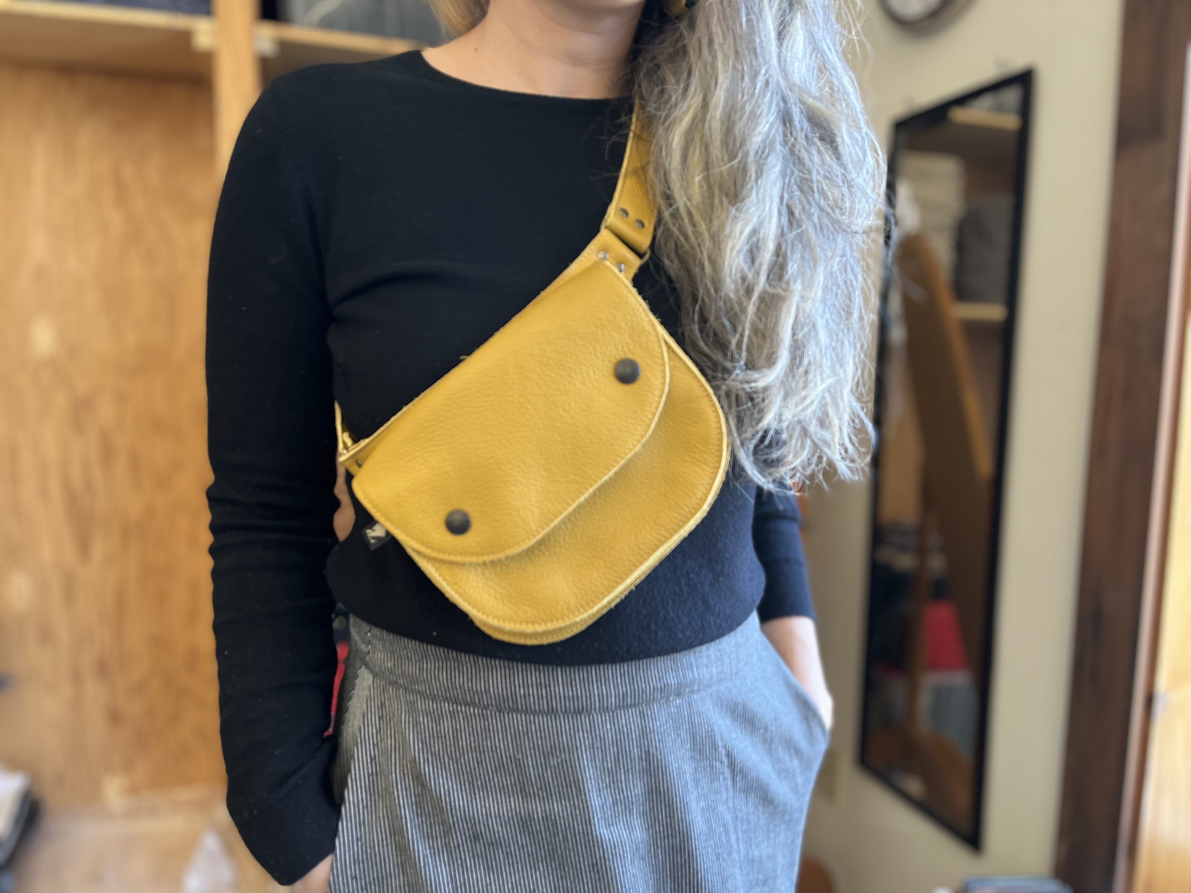 Ceinture pochette Amaru moutarde en cuir recyclé - KAZAK