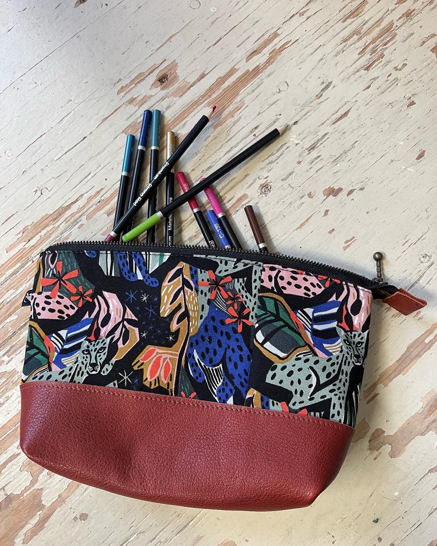 La Trousse - Retailles de tissu et cuir recyclé / Guēpards - KAZAK