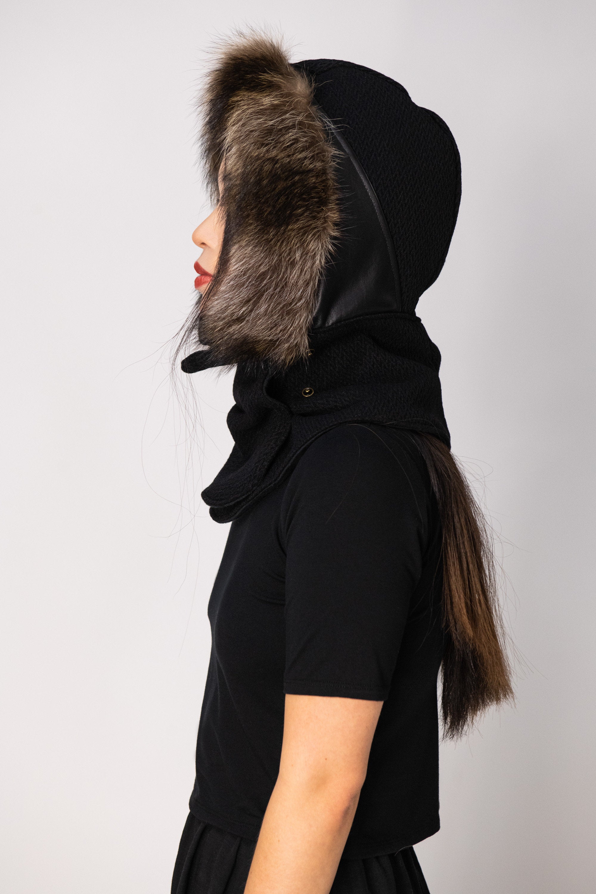 Capuche / col en lainage avec cuir recyclé et fourrure de chat sauvage recyclée - KAZAK