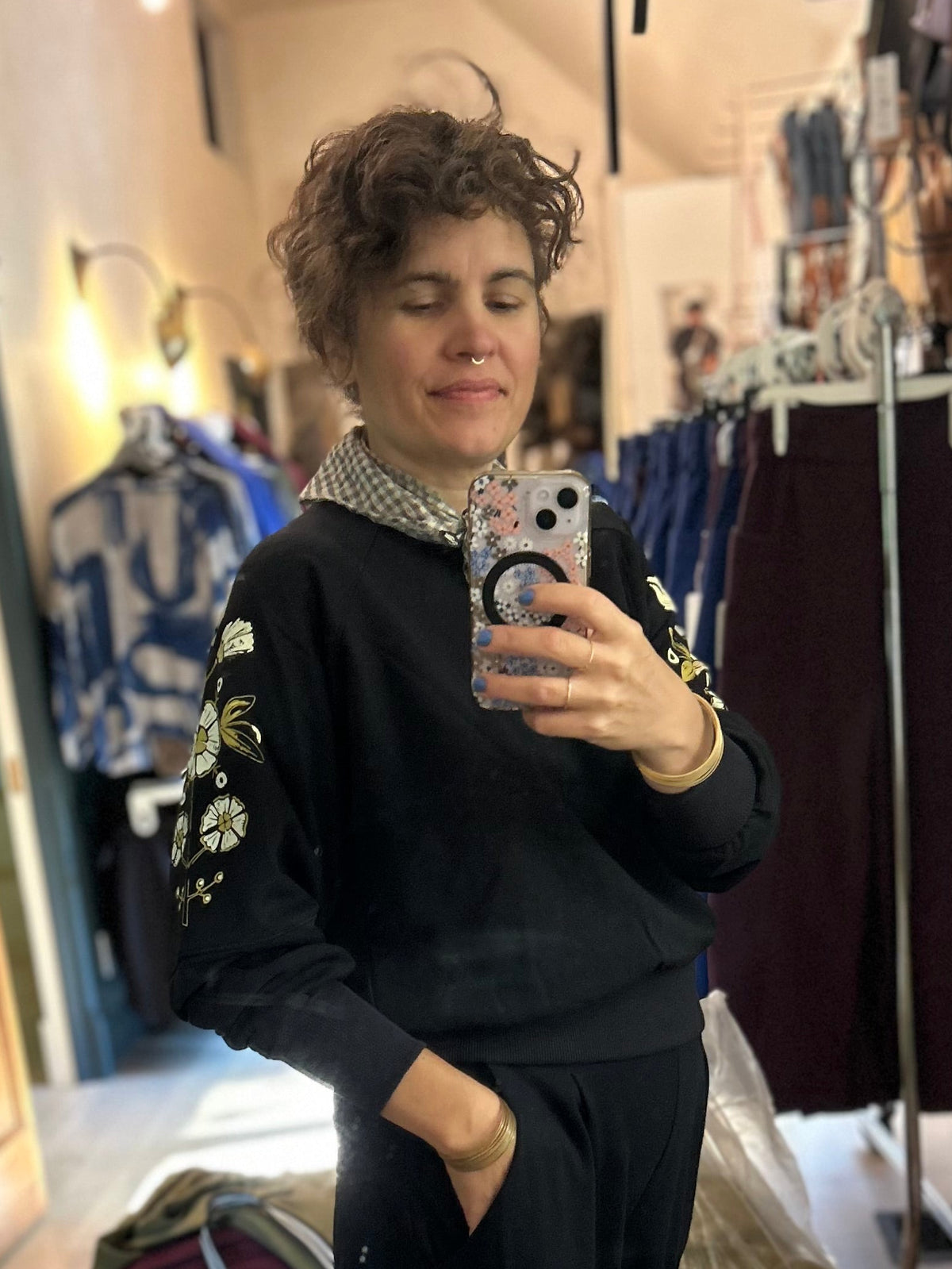 Crewneck Acacia  - Noir / Fleurs Folkloriques