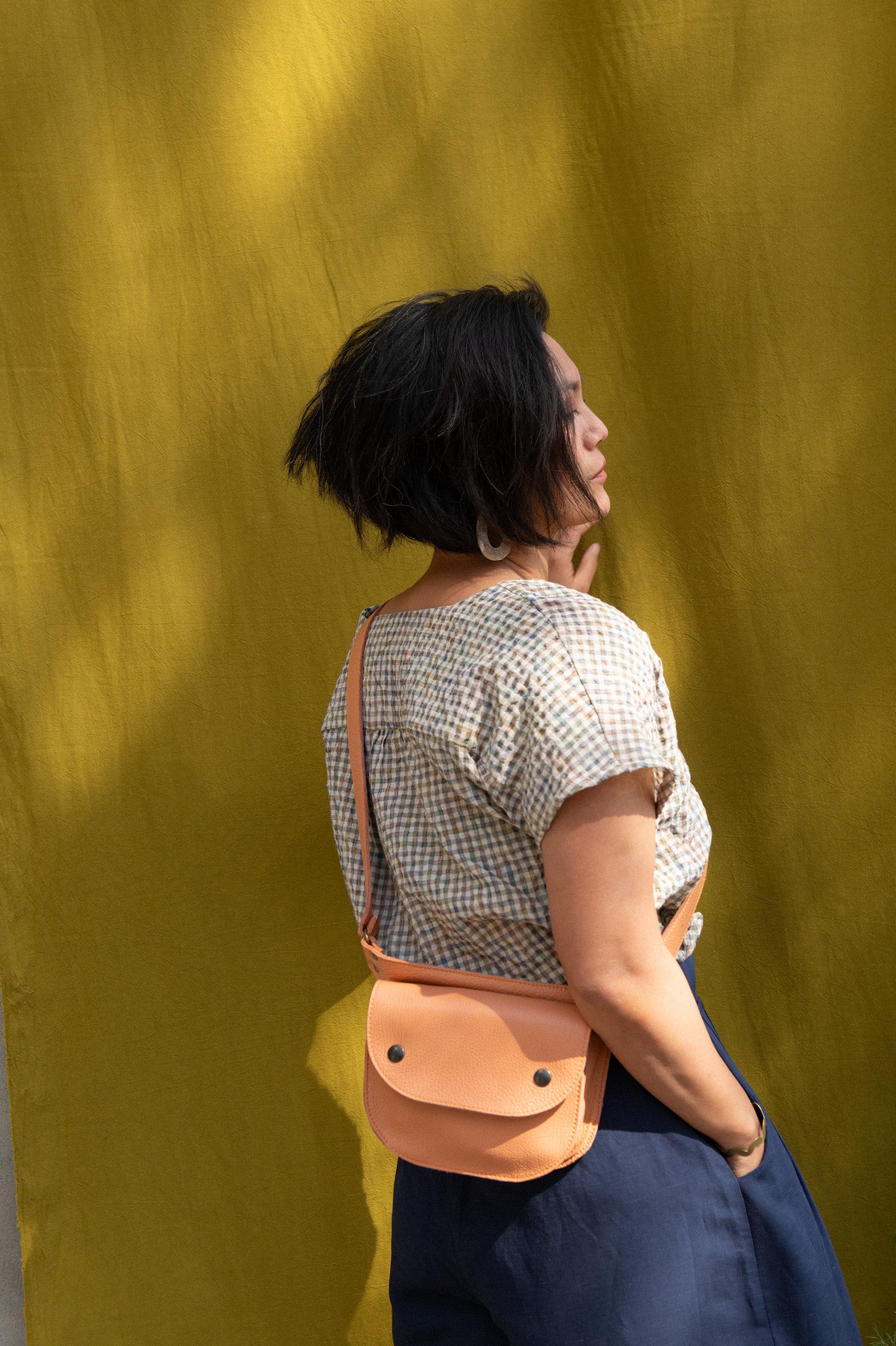Ceinture pochette Amaru abricot en cuir recyclé - KAZAK