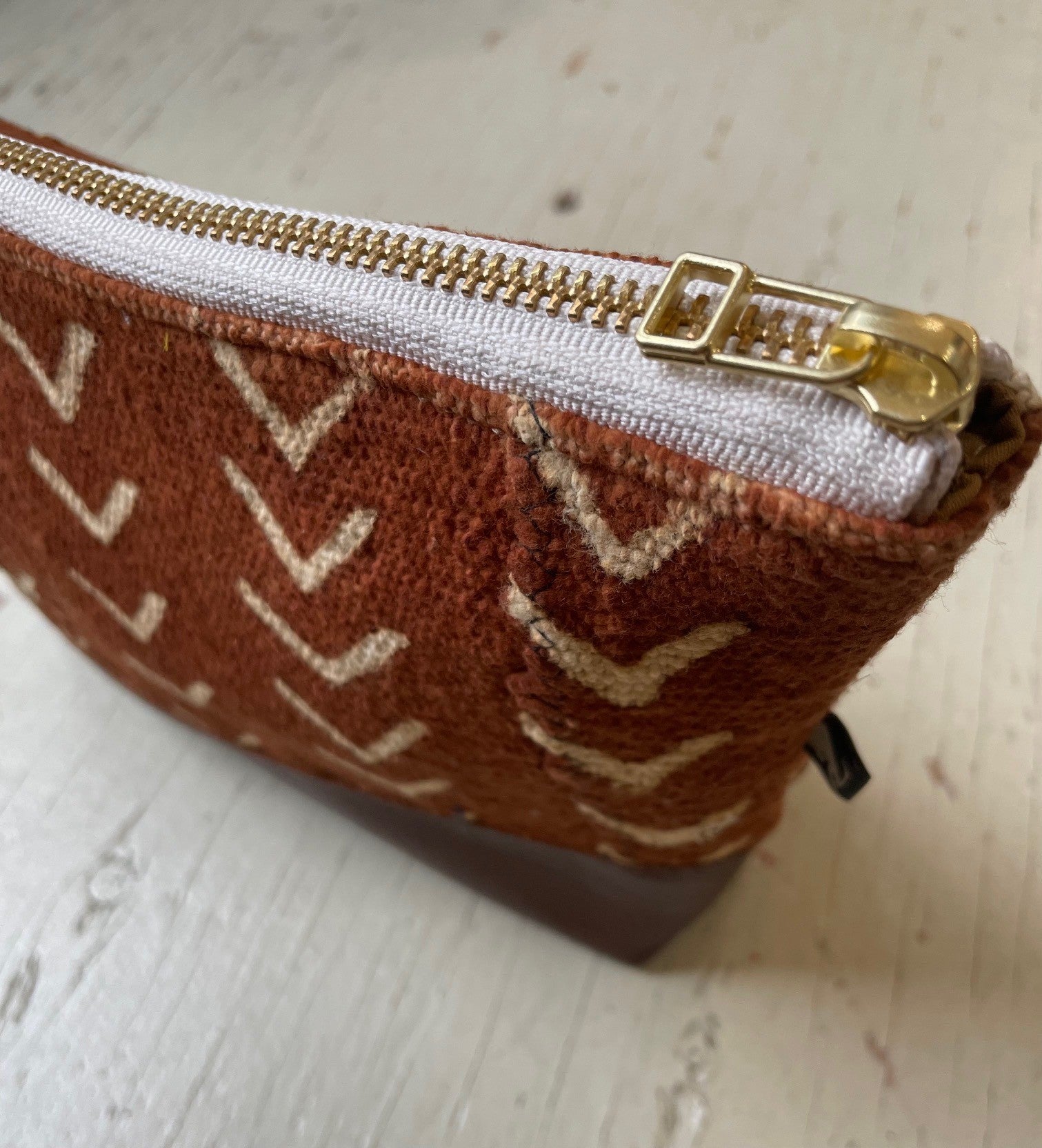 La Trousse - Retailles de tissu et cuir recyclé / bogolan Terracotta- KAZAK