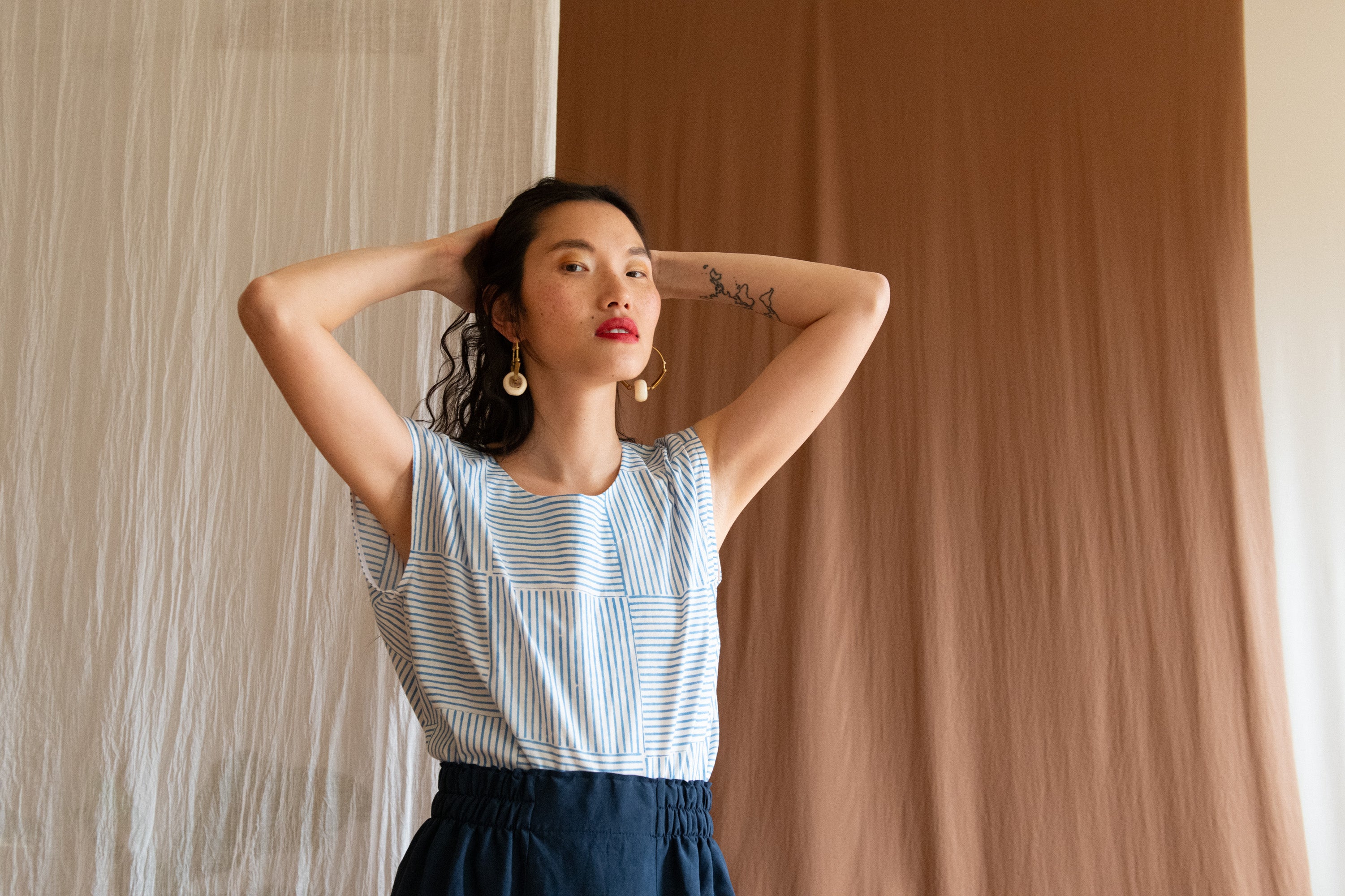Top Sandrigo - Cubes bleus estampé à la main -