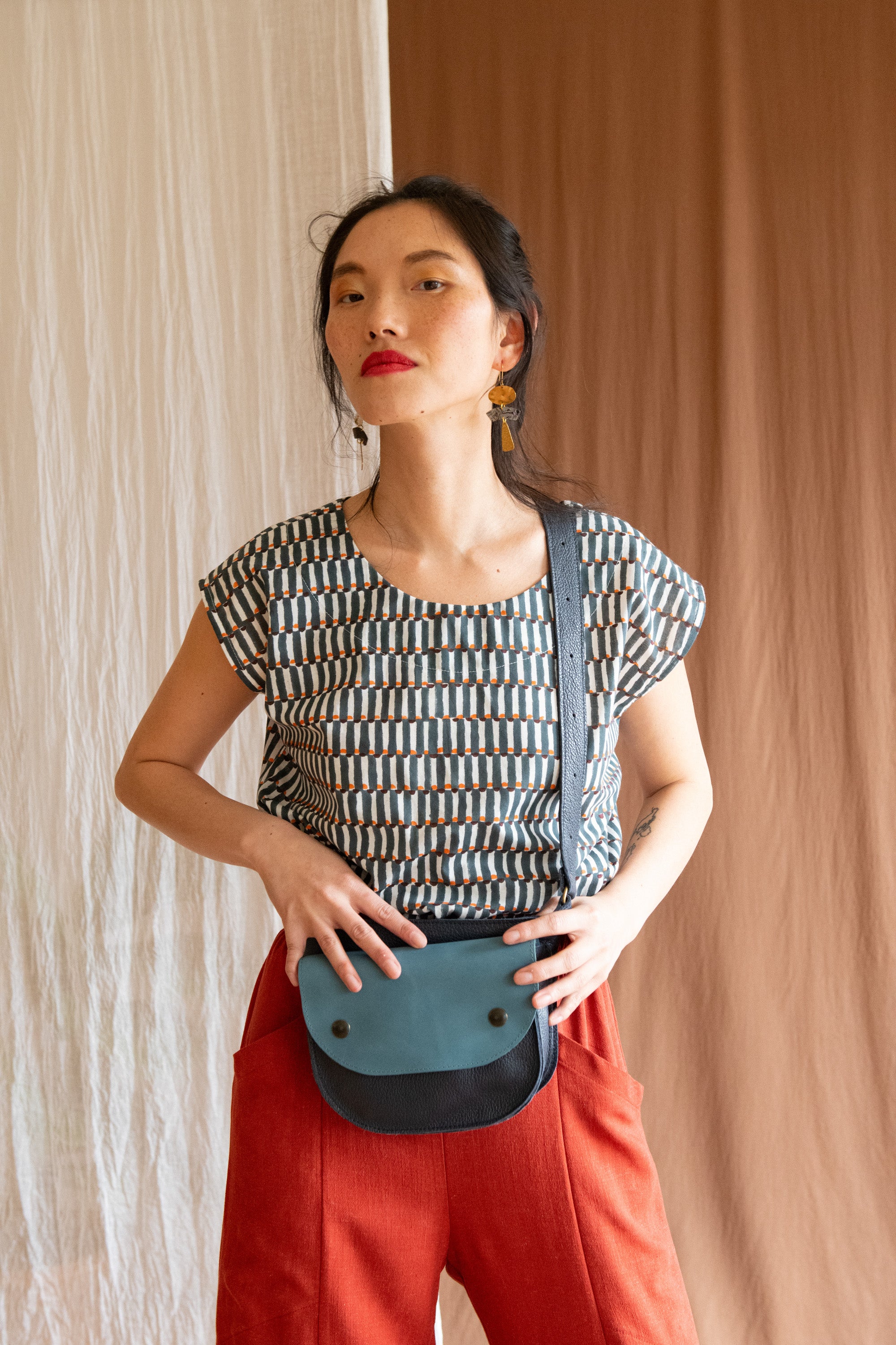 Ceinture pochette Amaru Marine & Ciel en cuir recyclé -