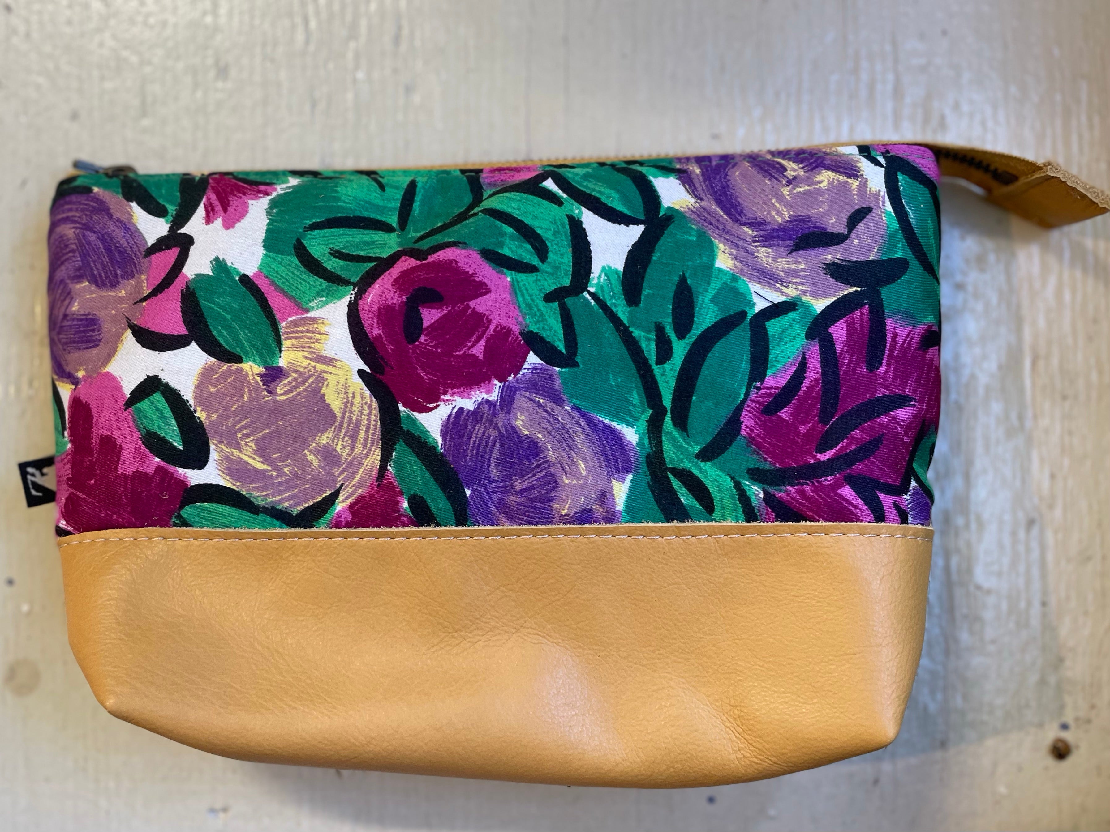 La Trousse - Retailles de tissu et cuir recyclé /  Fleuri - KAZAK -