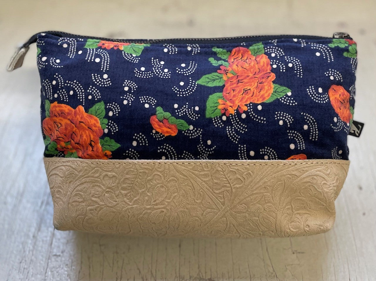 La Trousse - Retailles de tissu et cuir recyclé / Fleurs oranges - KAZAK -