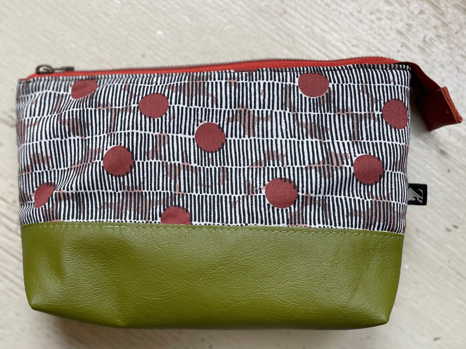 La Trousse - Retailles de tissu et cuir recyclé /  Points Cayennes - KAZAK -