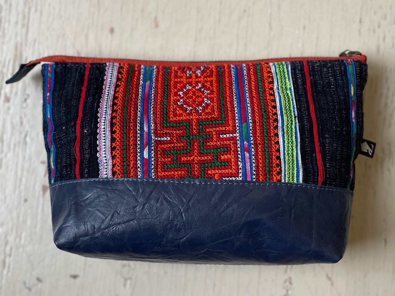 La Trousse - Retailles de tissu et cuir recyclé / Tissage vietnamien - KAZAK -