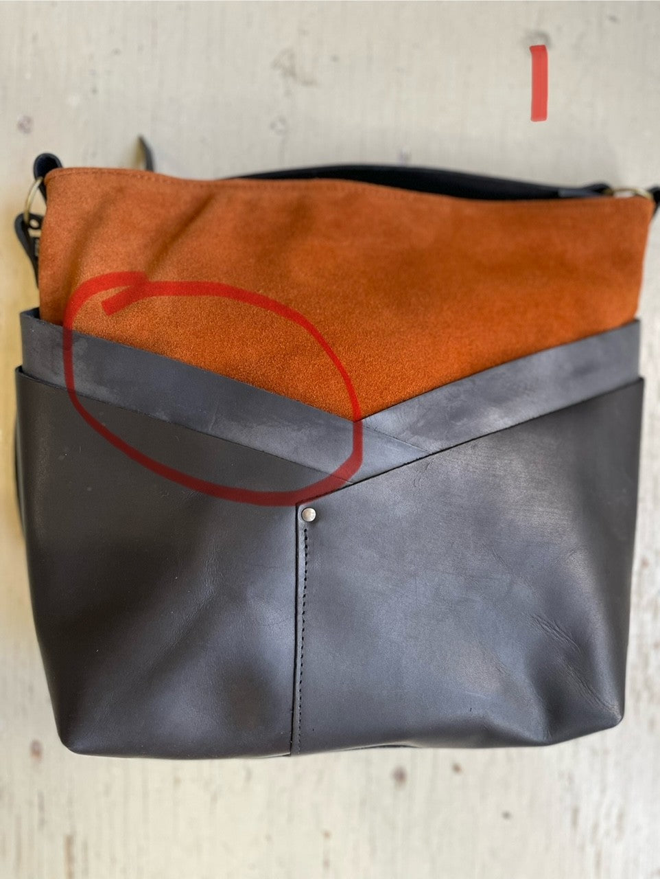 DÉFAUTS Sac à bandoulière TIVOLI - Rust & Ardoise - Cuir recyclé et tannage végétal - KAZAK