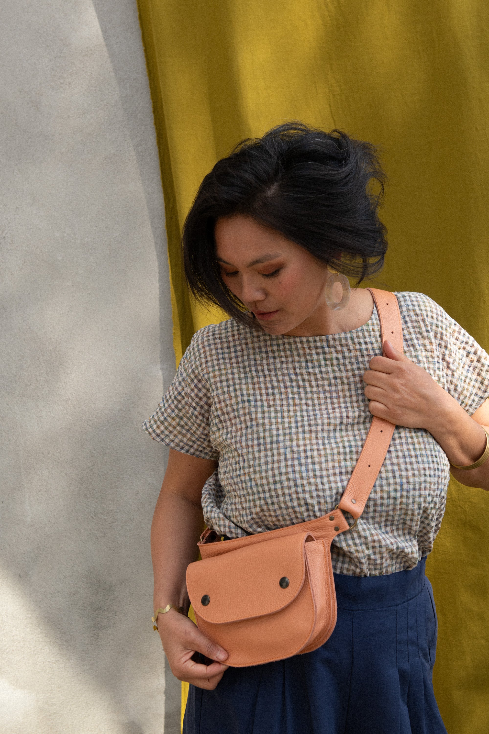 Ceinture pochette Amaru abricot en cuir recyclé - KAZAK