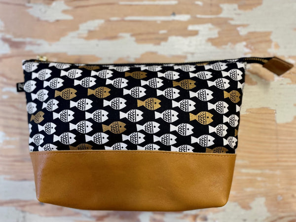 La Trousse - Retailles de tissu et cuir recyclé / Poissons métalliques- KAZAK